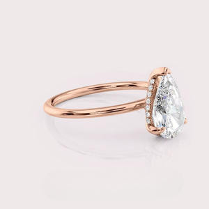 แหวนเพชรทรงลูกแพร์ทองคำขาว/ทองคำขาวผสมทองคำเหลือง 18 กะรัต ประดับเพชรทรงกลมด้านข้าง - Product Image 2