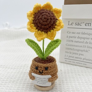 Poupée tournesol positive au crochet faite main avec carte, fleur en tricot en pot en forme de cœur de tournesol - Product Image 4