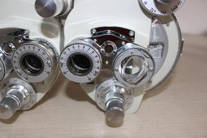 China Instrumento oftálmico Foróptero manual Probador de visión Precio Foróptero digital barato Brazo de foróptero automático - Product Image 2