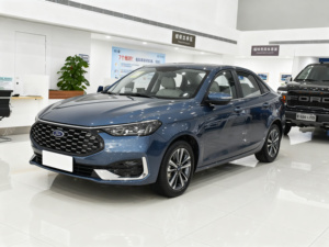 La <span class=keywords><strong>Ford</strong></span> <span class=keywords><strong>Focus</strong></span> 1.5L automatique édition diamant 2021 est une berline compacte. - Product Image 1