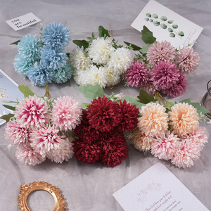 ช่อดอกเบญจมาศสีขาว 6 ก้าน แบบจำลอง ดอกไม้ประดิษฐ์สำหรับตกแต่งงานแต่งงาน - Product Image 1