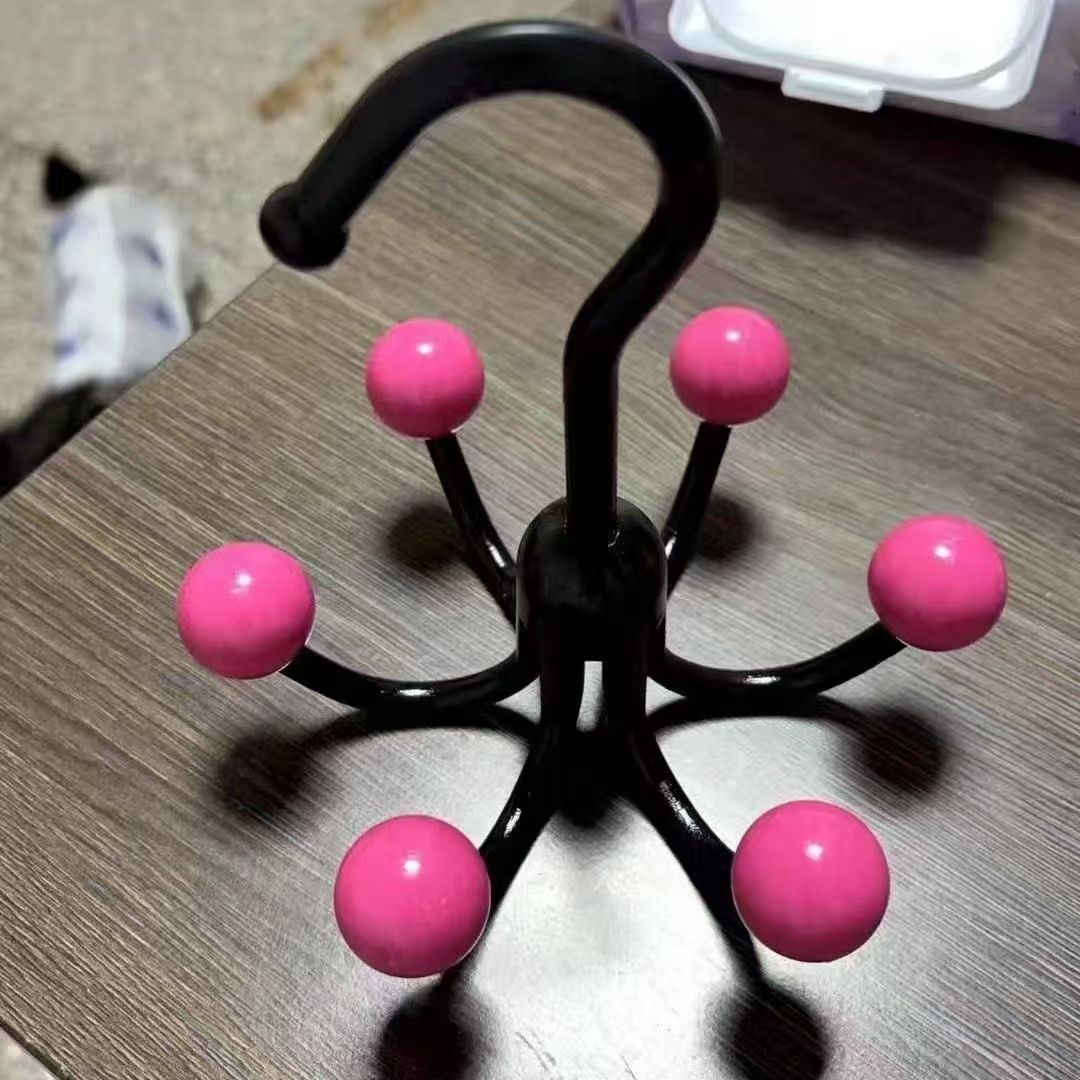 Un article noir et rose [360° rotation] facilite la recherche d'objets.
