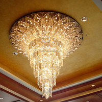 Lustre conique sur mesure en cristal K9 pour hôtel, suspension multi-niveaux en verre cristallin pour projets hôteliers