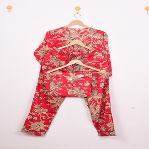 Nuevo Conjunto de Pijama Floral Estampado a Mano - Ropa de Dormir Artesanal de Algodón, Pijama Bohemio de Verano para Mujer y Regalo de Ropa de Estar por Casa - Product Image 6