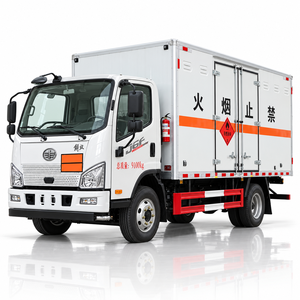 Camion-citerne FAW de 9 tonnes, classe 3, pour le transport de liquides inflammables, de produits dangereux, de peinture, de solvants et de produits chimiques. - Product Image 3