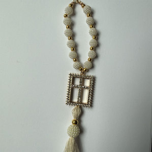 Adorno de coche con diamantes de imitación, religioso, vintage, con cuentas de perlas, paloma del Espíritu Santo, cruz, Virgen de Guadalupe, conector de rosario, llavero - Product Image 3