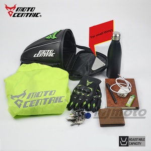 Moto centric <span class=keywords><strong>Motorcycle</strong></span> Tail <span class=keywords><strong>Bag</strong></span> Wasserdichte reflektierende Motocross-Rücksitz taschen aus Kohle faser leder Rider <span class=keywords><strong>Riding</strong></span> Shoulder Pack - Product Image 3