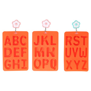 Stampo per Cubetti di Ghiaccio in Silicone a Forma di Lettere dell'Alfabeto Personalizzato per l'Estate - Product Image 3