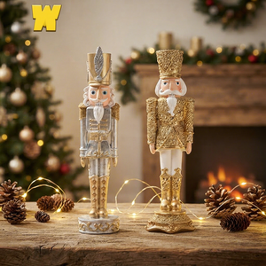Villaggio Natalizio in Vendita, Statuetta Schiaccianoci in Oro e Argento con Design Scintillante per Decorazioni Natalizie da Tavolo - Product Image 2