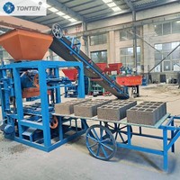 Ligne de production de machines à fabriquer des blocs de béton semi-automatiques QT4-26 au Kenya