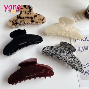 กิ๊บหนีบผมรูปเสือดาวอะซิเตทสำหรับผู้หญิงใหม่ - Product Image 1