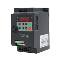 Variateur de fréquence (VFD) à bas prix 0,75 kW 1,5 kW 2,2 kW 380 V triphasé à commande vectorielle pour moteur AC 220 V