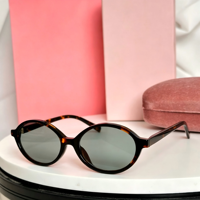Lunettes de soleil rétro carrées à monture intégrale tendance pour femmes et hommes, petites lunettes vintage à la mode, protection UV, verres dégradés marron rose