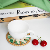 Sous-verre en céramique de style coquille à motif floral tissé à la main, avec propriétés isolantes et anti-brûlure pour tasses à thé et tables basses