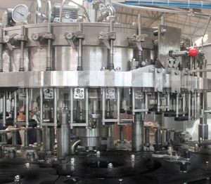 Hoàn toàn tự động kỹ thuật số khí nén Máy làm đầy chất lỏng cho nước tinh khiết trà nước trái cây CO2 hóa chất Pet đồ uống 1ml công suất mới - Product Image 5