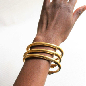 Hermosa Pulsera de Latón Hecha a Mano - Product Image 1
