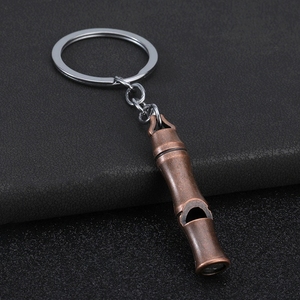Sifflet en métal en forme de bambou, style vintage, porte-clés, pendentif pour sac, vente en gros - Product Image 5