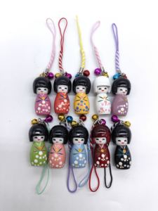 Yeni lot 20 adet 10 renk mix japon oryantal Kokeshi bebek cep telefon askısı kadın kızlar çanta çanta Charm - Product Image 6