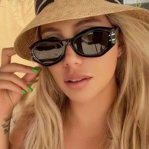 Lunettes de soleil œil de chat carrées noires vintage 2022, monture petite, forme irrégulière, pour femmes - Product Image 2