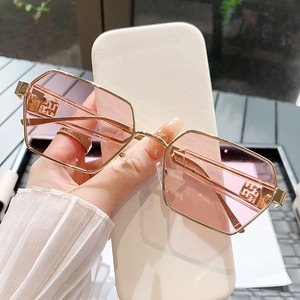 Gafas de Sol Miumiu Metálicas Geométricas Rectangulares con Montura Completa UV400 Unisex de Moda - Product Image 2