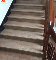 Marches d'escalier modernes personnalisées antidérapantes en granit satiné doré Granit rouge avec veine d'or pour la décoration intérieure de la maison avec 1 an de garantie
