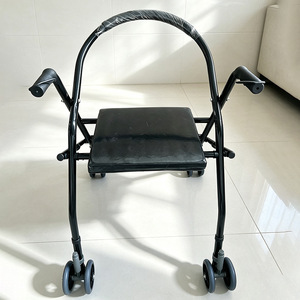 รถช่วยเดินแบบมีที่นั่งและเบรกสำหรับผู้สูงอายุ ยี่ห้อ Qianrui Walker - Product Image 2