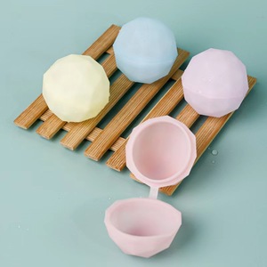 Ballons d'eau en silicone 7,5*7 réutilisables pour les combats d'eau et les festivals pour enfants - Product Image 3