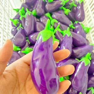Balle anti-stress créative en forme d'aubergine en TPR, faite à la main, pour enfants de 3 à 6 ans, emballage en boîte colorée, populaire à l'international - Product Image 6