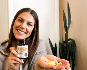 Capsules OEM <span class=keywords><strong>Halal</strong></span> Msm <span class=keywords><strong>Glucosamine</strong></span> 1500 Chondroïtine 800 Supplément osseux articulaire Msm <span class=keywords><strong>Glucosamine</strong></span> Chondroïtine Capsules - Product Image 6