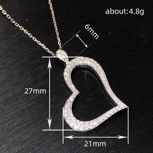 Collana Minimalista con Ciondolo a Cuore per Donne, Catena con Charm d'Amore, Gioiello alla Moda per Uso Quotidiano, Regalo - Product Image 6