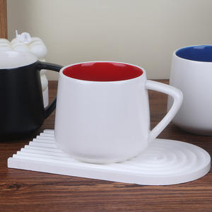 Taza de cerámica nórdica de color sólido con diseño interior, 350 ml, taza de café para parejas, regalos de hotel con impresión de logotipo. - Product Image 4