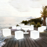 Chaises cubes LED en plastique PE modernes, tabourets éclairés pour l'extérieur, parcs, hôtels, solution de sièges contemporaine, E-Smart Live
