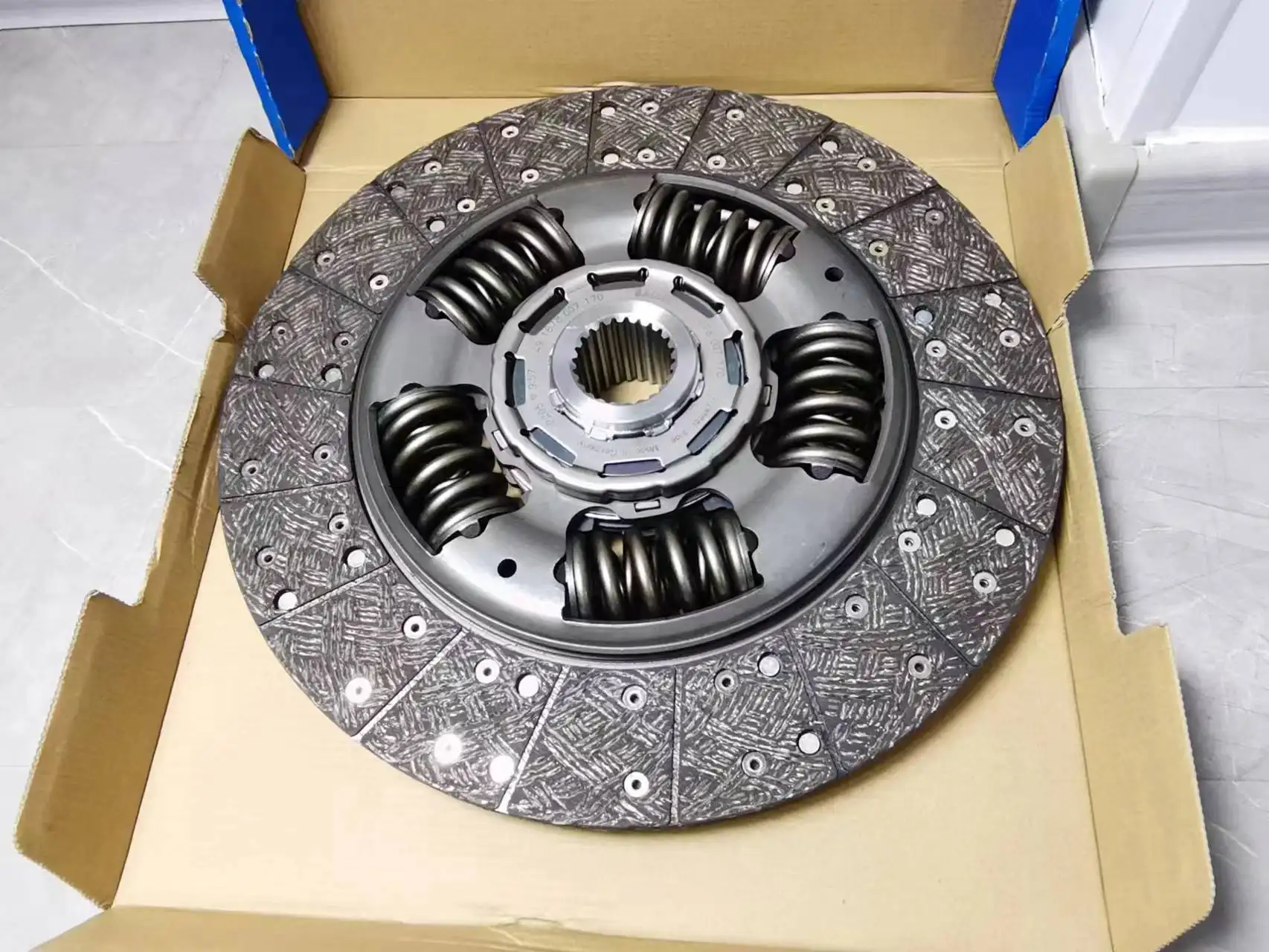 430mm 24 gigi pelat kopling truk OEM 1878007170 untuk truk Volvo