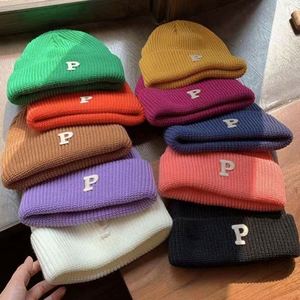 Gorro de invierno con letra P, tipo pescador, con dobladillo enrollable, unisex, gorro de punto, gorro de pescador, regalo promocional - Product Image 1