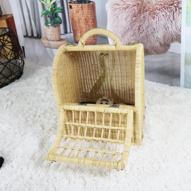 Wholesale Small Pet Basket Houses Cat Dog Pet Cages Travel Crate Pet Traveler Cage Carriers