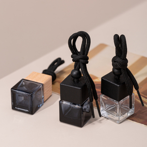 8ml tapa de madera negra vacía de lujo clásico colgante de vidrio ambientador de coche aceite esencial Perfume difusor de coche botella de vidrio artesanías - Product Image 5