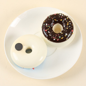 Donut simulado de gránulos de azúcar de PU, divertido imán de nevera con simulación de postre, muestra de decoración para pastelería, árbol de Navidad - Product Image 2