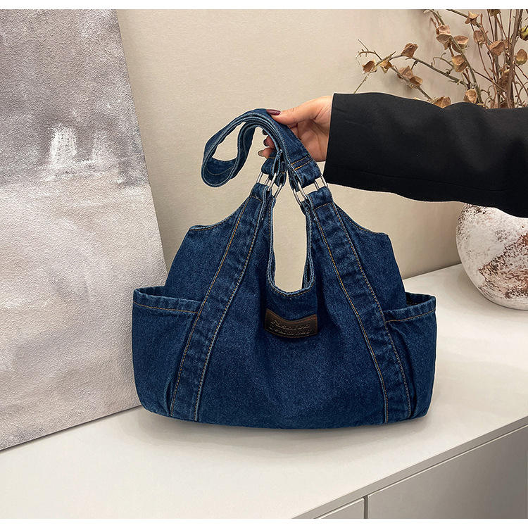 สีน้ำเงินเข้ม