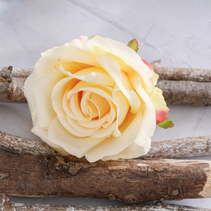 Fleurs artificielles en gros à bas prix, petites têtes de roses en soie de 4 cm pour la décoration de gâteaux - Product Image 1