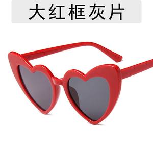 Lunettes de soleil en forme de cœur tendance, vintage et anti-UV pour fêtes et célébrations (vente en gros) - Product Image 4