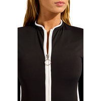 Maillot de bain une pièce noir à manches longues pour femme avec fermeture éclair sur le devant, passepoil contrastant et coupe haute