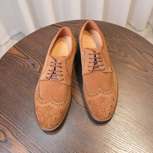 รองเท้าหนังกลับแบบคลาสสิกคุณภาพสูงสำหรับผู้ชาย พื้นรองเท้าทนทาน เหมาะสำหรับใส่ทำงานในฤดูใบไม้ร่วง - Product Image 1