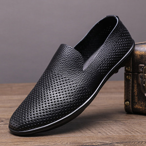Mocassins d'été pour hommes en cuir véritable respirant, à enfiler, bout rond, semelle extérieure en caoutchouc, semelle intermédiaire en EVA, couleur unie - Product Image 1