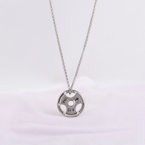 Collar con Colgante de Barra de Pesas de Acero Inoxidable, Joyería Deportiva para Hombre, Diseño Geométrico Redondo, Regalo para Ocasiones Especiales - Product Image 1