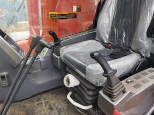 Excavadora de cadenas DOOSAN DX300-5 usada con motor Doosan, cucharón de 0.25m, bomba de engranajes, modelo 2022, 30 TONELADAS - Product Image 5