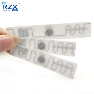 Étiquette <span class=keywords><strong>de</strong></span> linge lavable <span class=keywords><strong>en</strong></span> Textile imperméable à haute température UCODE 8 puce RFID étiquette <span class=keywords><strong>de</strong></span> vêtements - Product Image 3