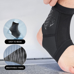 Đai hỗ trợ mắt cá chân thể thao tùy chỉnh với chất liệu <span class=keywords><strong>Neoprene</strong></span> dành cho bóng rổ/bóng đá, hỗ trợ ổn định mắt cá chân bị bong gân, thiết kế thoáng khí, dùng được cho cả nam và nữ - Product Image 2