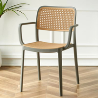 Vente en gros de chaises empilables chaises de restaurant chaises d'extérieur modernes en plastique rotin