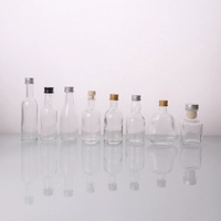 Botol Kaca Mini 50ml untuk Minuman Keras dengan Tutup Sekrup Dekorasi Firing untuk Anggur, Spirit, Vodka, Brandy, Whisky
