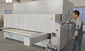 Cabina di Verniciatura Automatica a 5 Assi per Mobili e Porte, Macchina per Verniciatura a Spruzzo per Falegnameria e Auto - Product Image 2